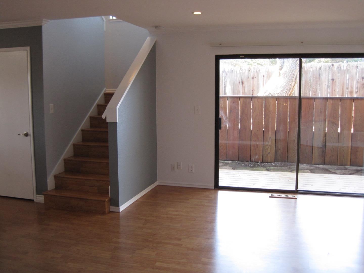 Detail Gallery Image 5 of 18 For 134 Cypress Grove Ct, Marina,  CA 93933 - 2 Beds | 1/1 Baths