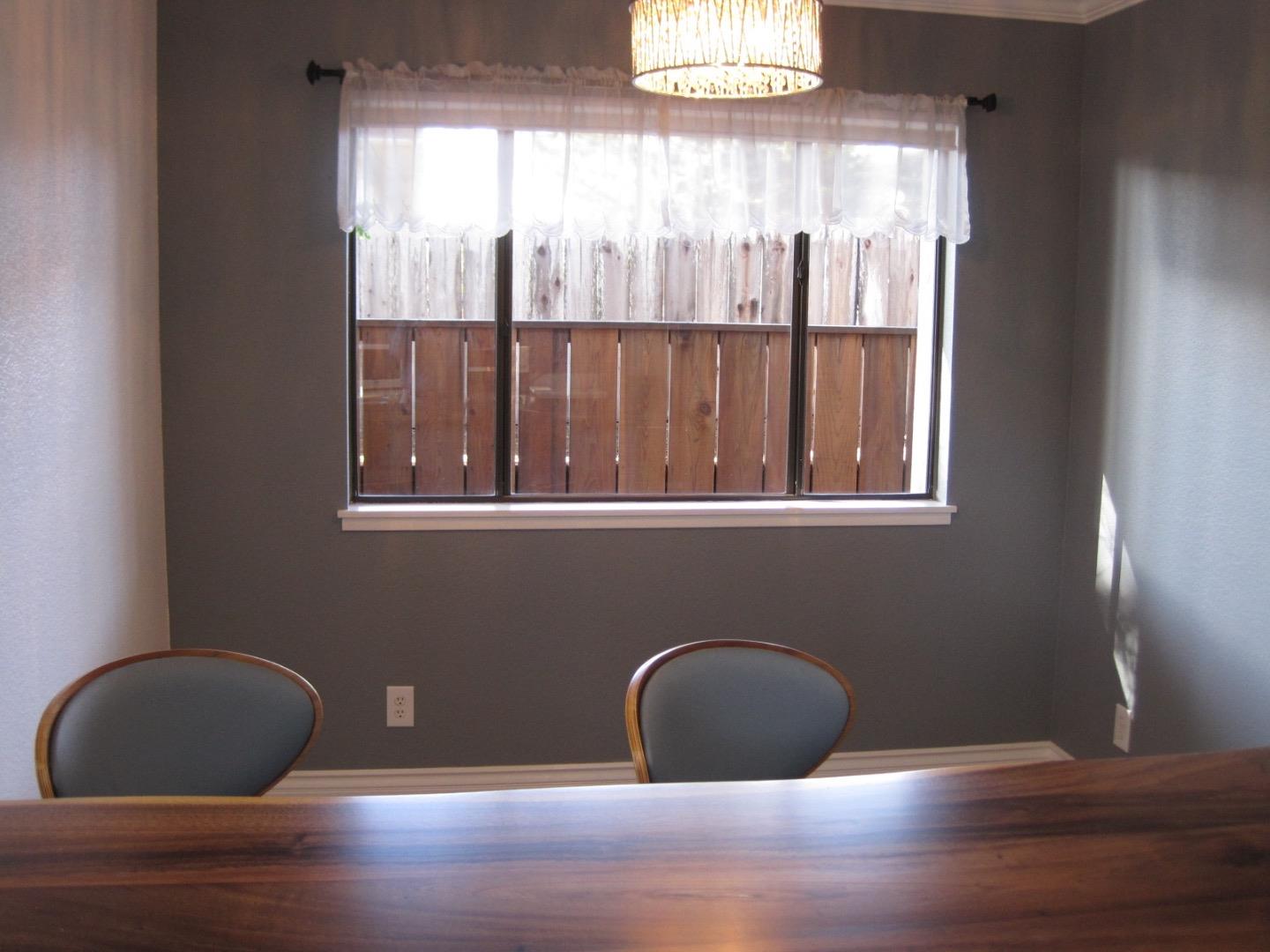 Detail Gallery Image 6 of 18 For 134 Cypress Grove Ct, Marina,  CA 93933 - 2 Beds | 1/1 Baths