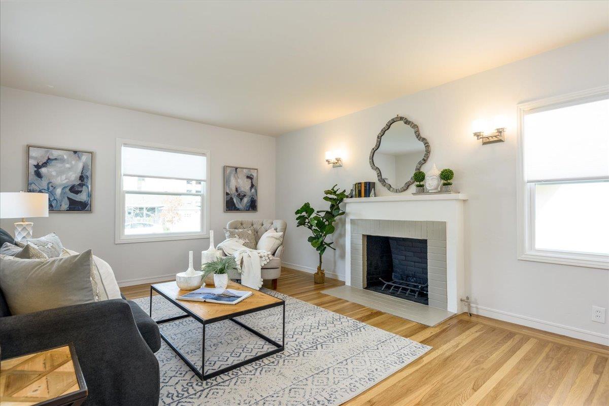 Detail Gallery Image 2 of 13 For 1125 Dufferin Ave, Burlingame,  CA 94010 - 2 Beds | 1 Baths