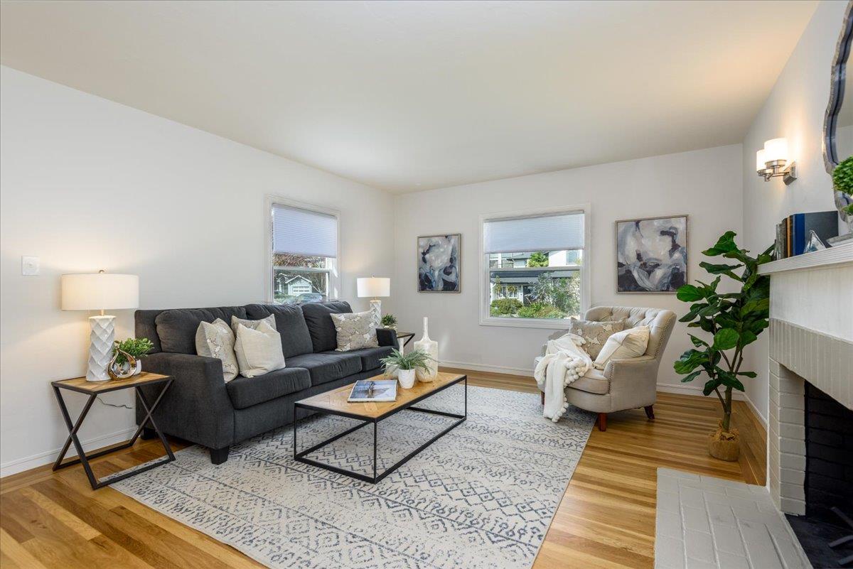 Detail Gallery Image 3 of 13 For 1125 Dufferin Ave, Burlingame,  CA 94010 - 2 Beds | 1 Baths