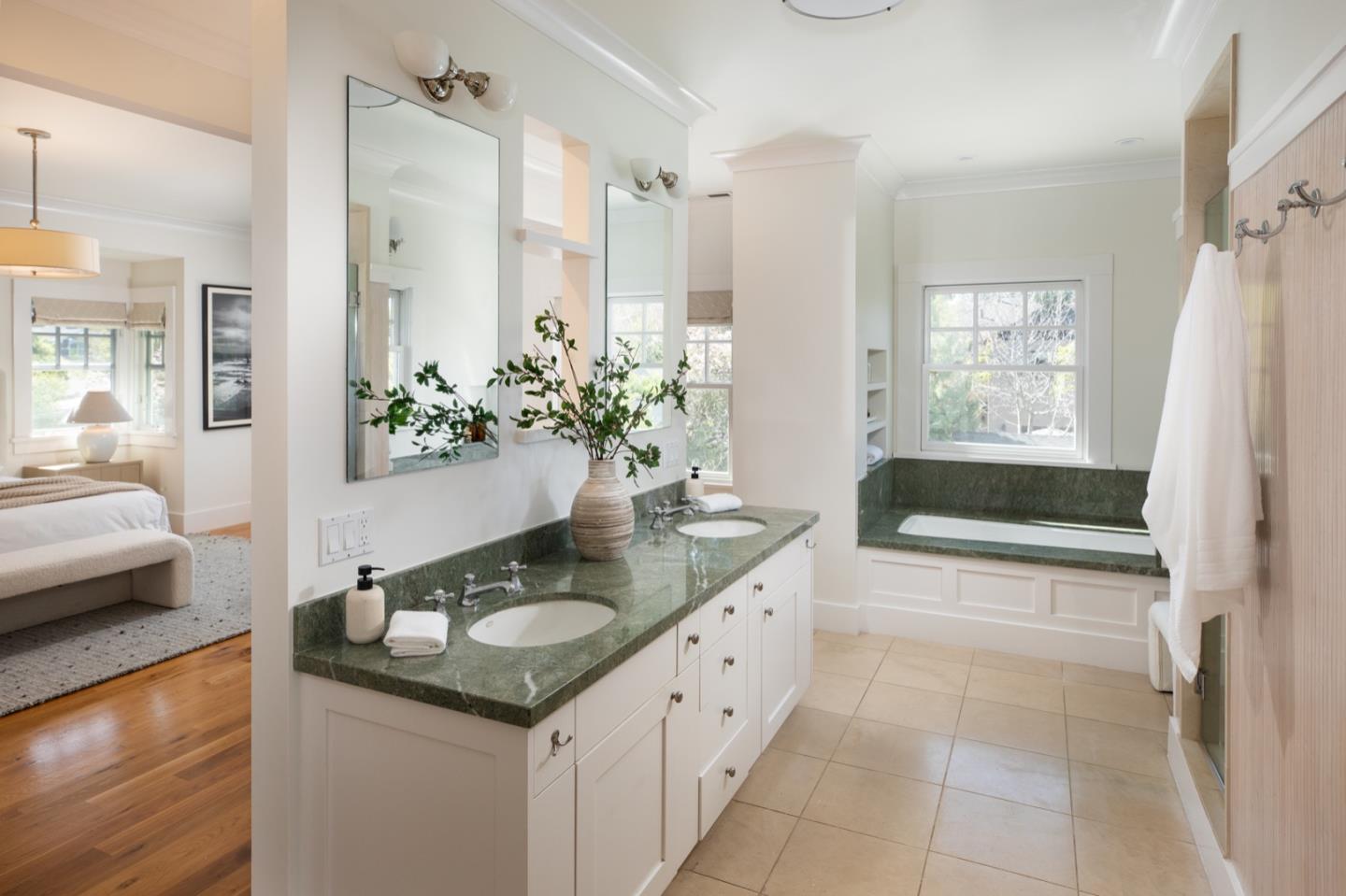 Detail Gallery Image 16 of 19 For 253 Princeton Rd, Menlo Park,  CA 94025 - 4 Beds | 3 Baths