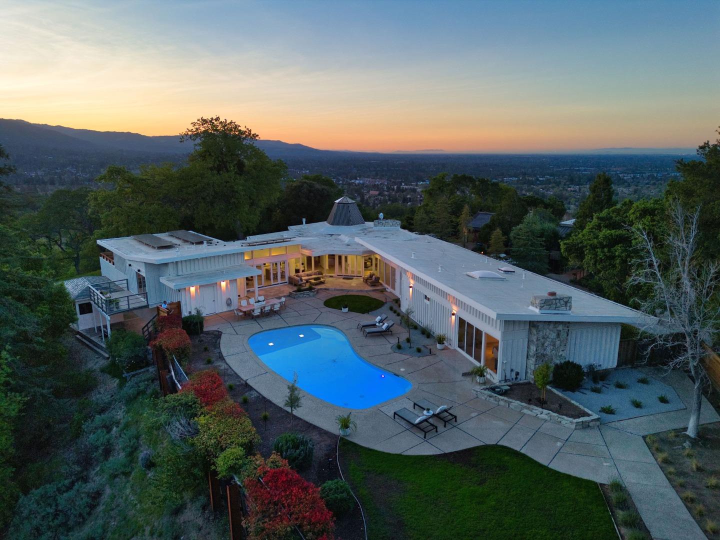 Detail Gallery Image 5 of 50 For 135 Hill Top Dr, Los Gatos,  CA 95032 - 4 Beds | 4/3 Baths