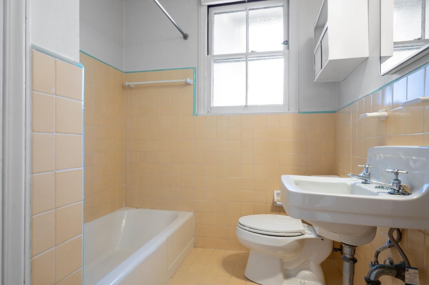 Detail Gallery Image 16 of 28 For 1449 Williams Ave, San Bruno,  CA 94066 - 3 Beds | 2/1 Baths