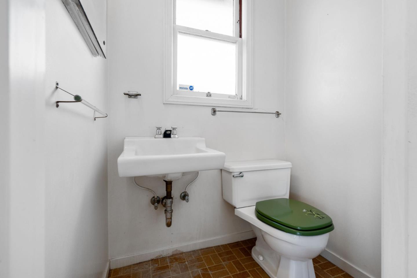 Detail Gallery Image 18 of 28 For 1449 Williams Ave, San Bruno,  CA 94066 - 3 Beds | 2/1 Baths