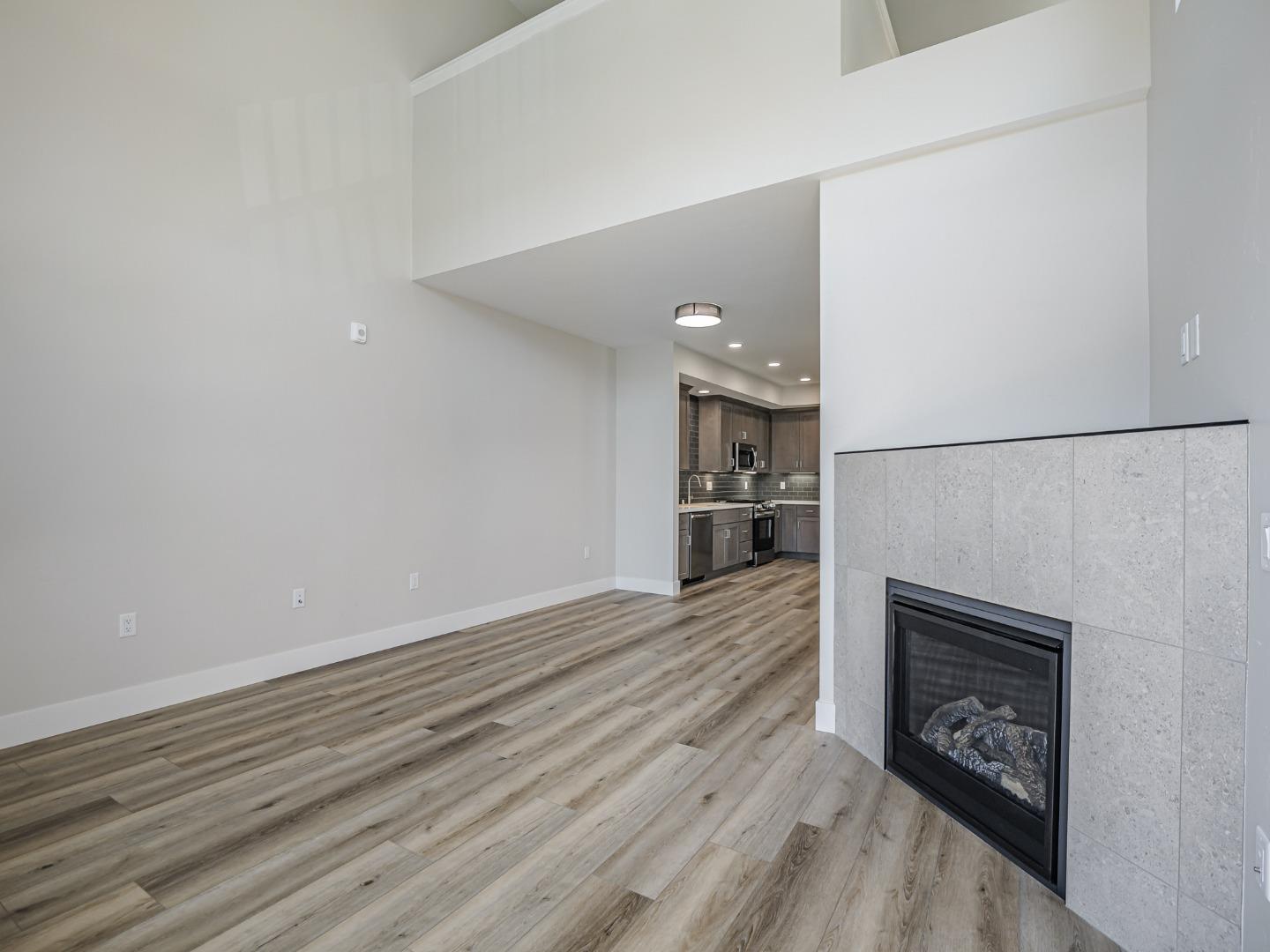 Detail Gallery Image 4 of 43 For 111 Aptos Village Way #4,  Aptos,  CA 95003 - 2 Beds | 0 Baths