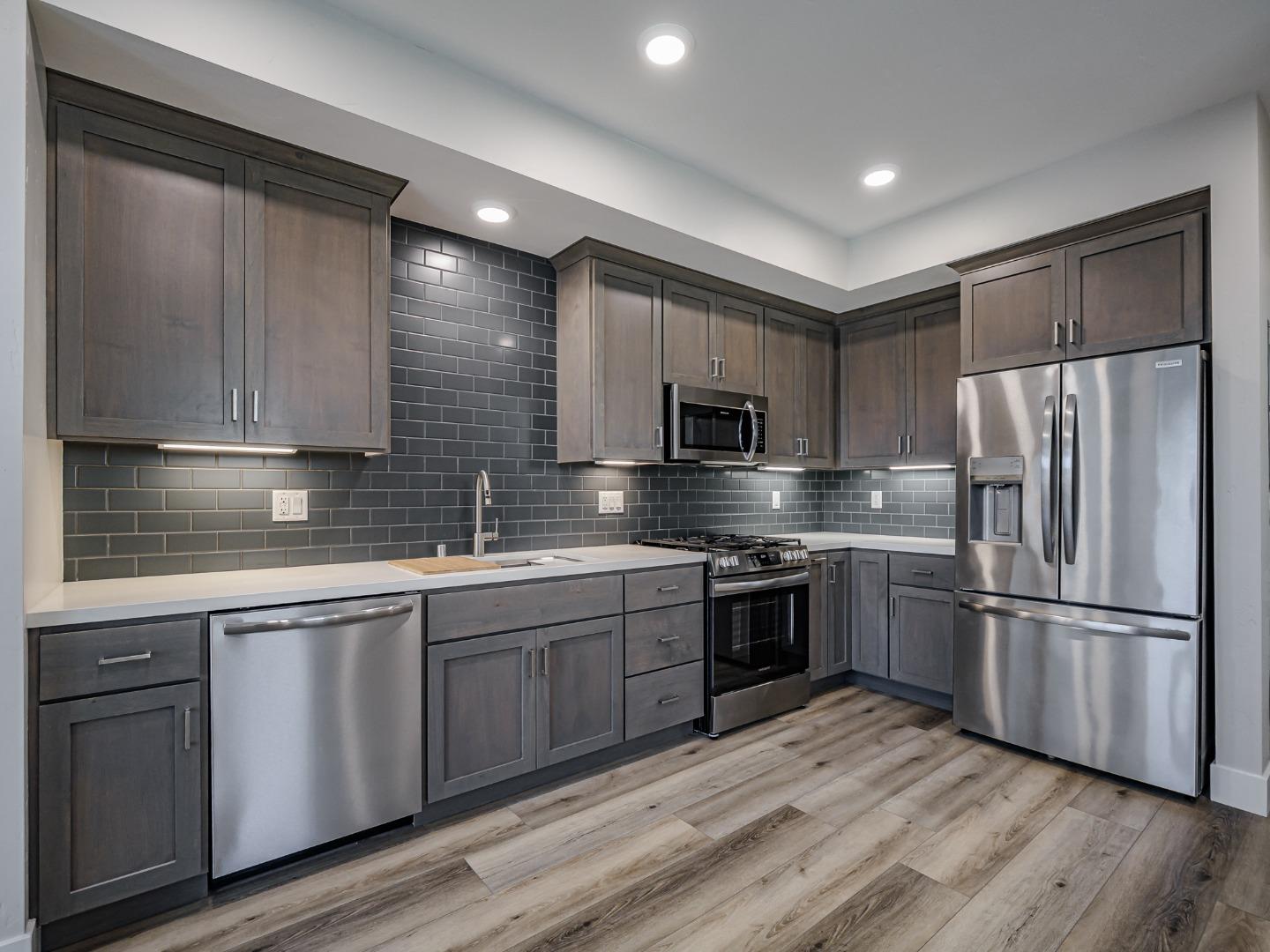 Detail Gallery Image 8 of 43 For 111 Aptos Village Way #4,  Aptos,  CA 95003 - 2 Beds | 0 Baths