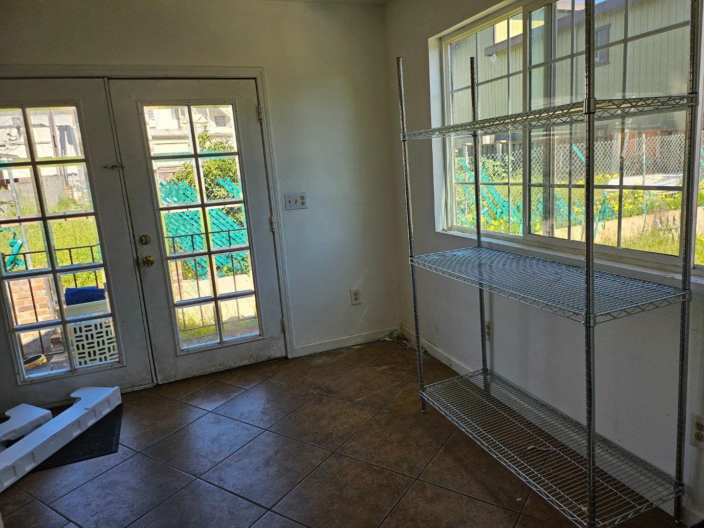 Detail Gallery Image 4 of 17 For 470 Baden Ave, South San Francisco,  CA 94080 - 2 Beds | 1 Baths