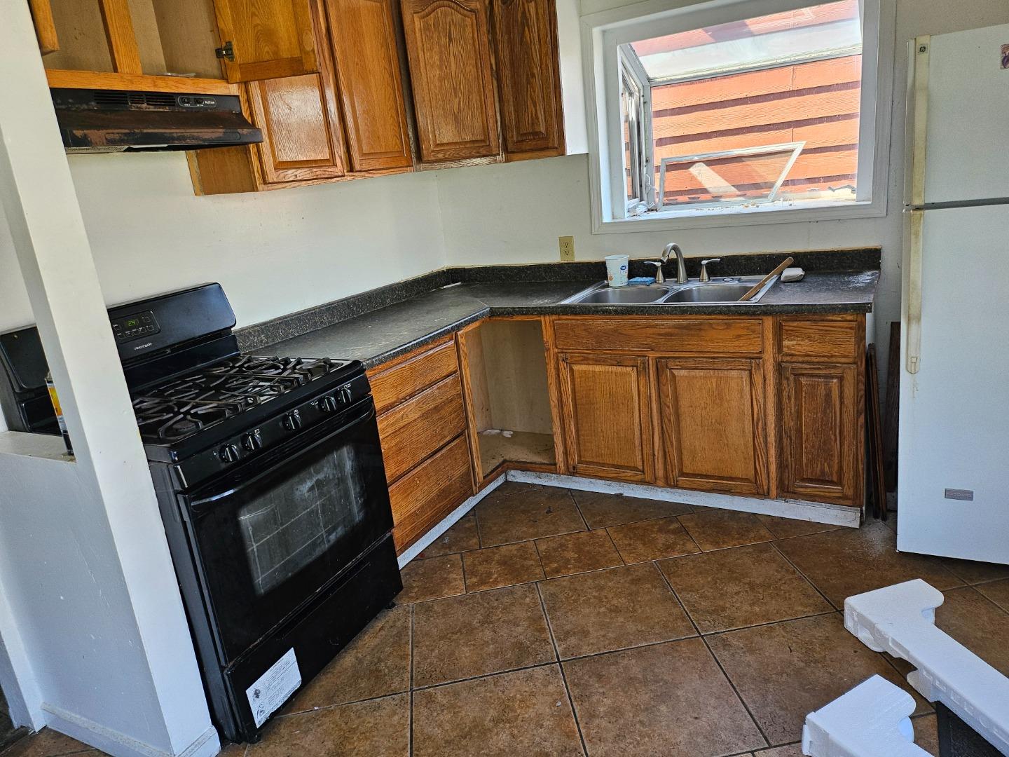 Detail Gallery Image 5 of 17 For 470 Baden Ave, South San Francisco,  CA 94080 - 2 Beds | 1 Baths