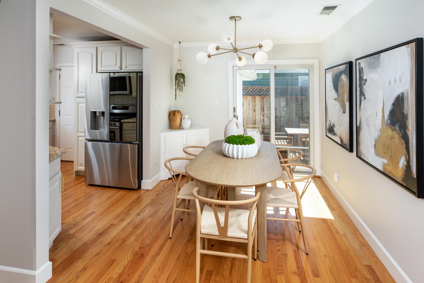 Detail Gallery Image 5 of 15 For 1067 17th Ave, Redwood City,  CA 94063 - 4 Beds | 2 Baths