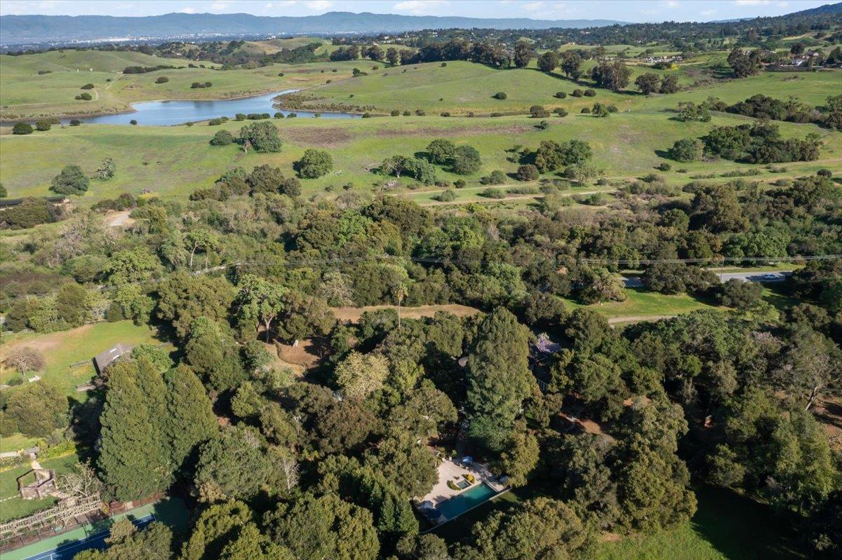 Detail Gallery Image 71 of 77 For 3510 Alpine Rd, Portola Valley,  CA 94028 - 4 Beds | 6/1 Baths