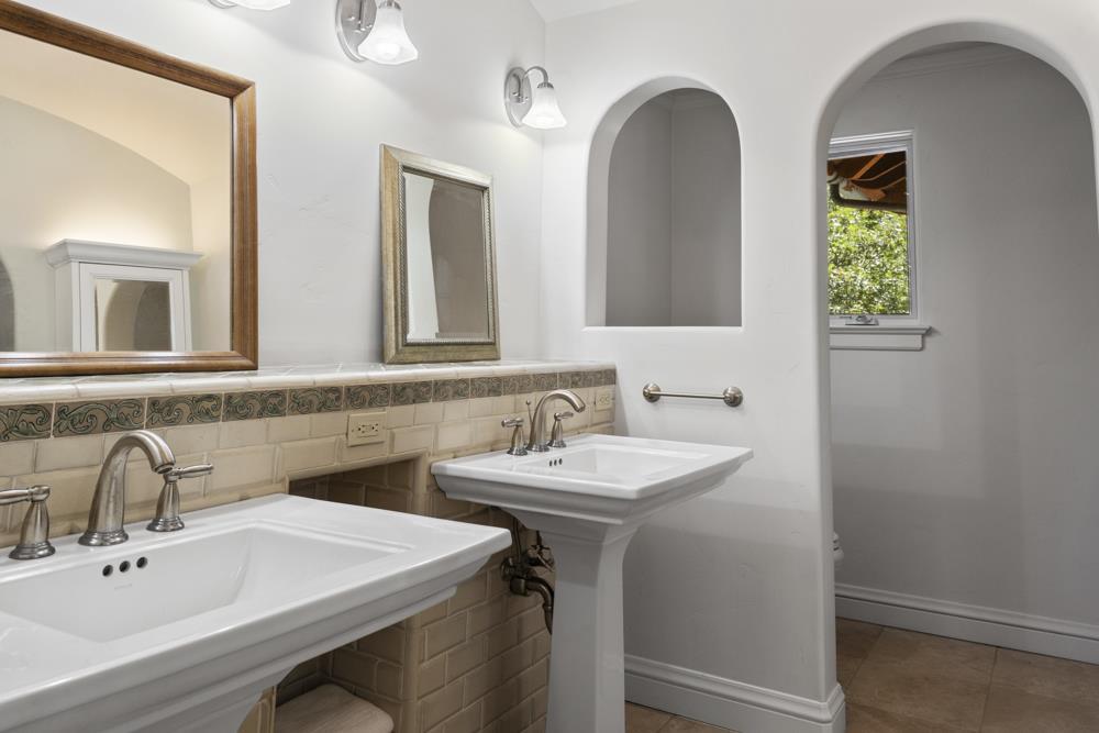 Detail Gallery Image 18 of 22 For 1439 Portola Rd, Woodside,  CA 94062 - 3 Beds | 3 Baths