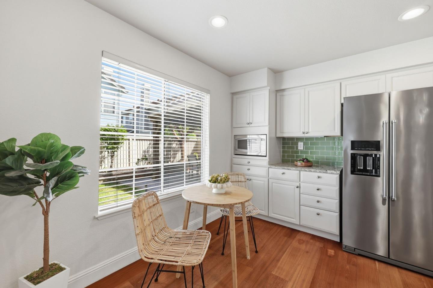 Detail Gallery Image 18 of 34 For 367 Montserrat Dr, Redwood City,  CA 94065 - 4 Beds | 2/1 Baths