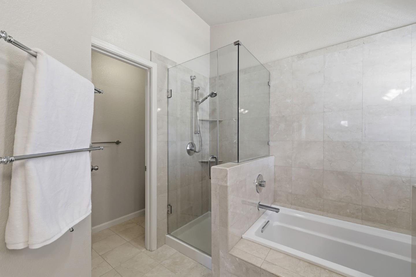 Detail Gallery Image 21 of 34 For 367 Montserrat Dr, Redwood City,  CA 94065 - 4 Beds | 2/1 Baths