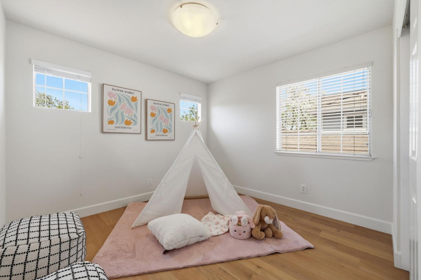 Detail Gallery Image 24 of 34 For 367 Montserrat Dr, Redwood City,  CA 94065 - 4 Beds | 2/1 Baths