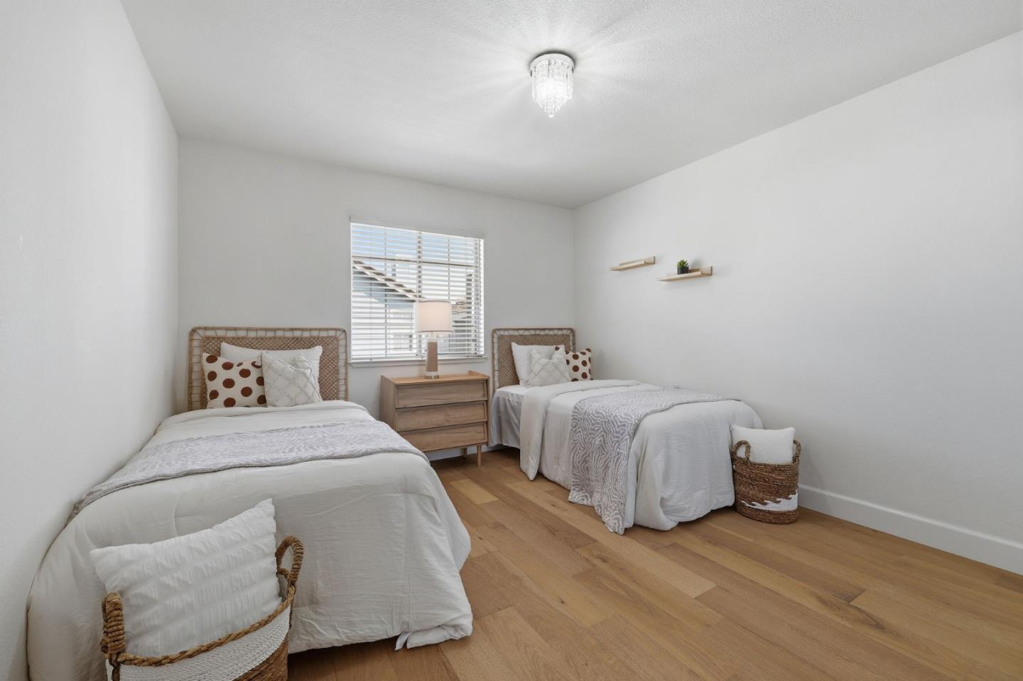 Detail Gallery Image 25 of 34 For 367 Montserrat Dr, Redwood City,  CA 94065 - 4 Beds | 2/1 Baths