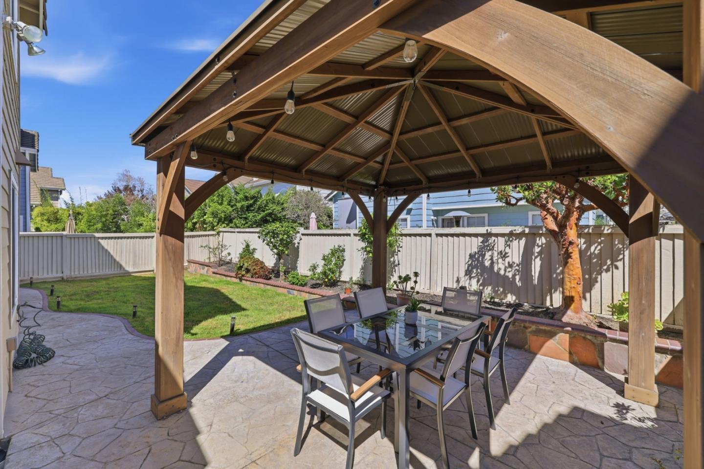 Detail Gallery Image 27 of 34 For 367 Montserrat Dr, Redwood City,  CA 94065 - 4 Beds | 2/1 Baths