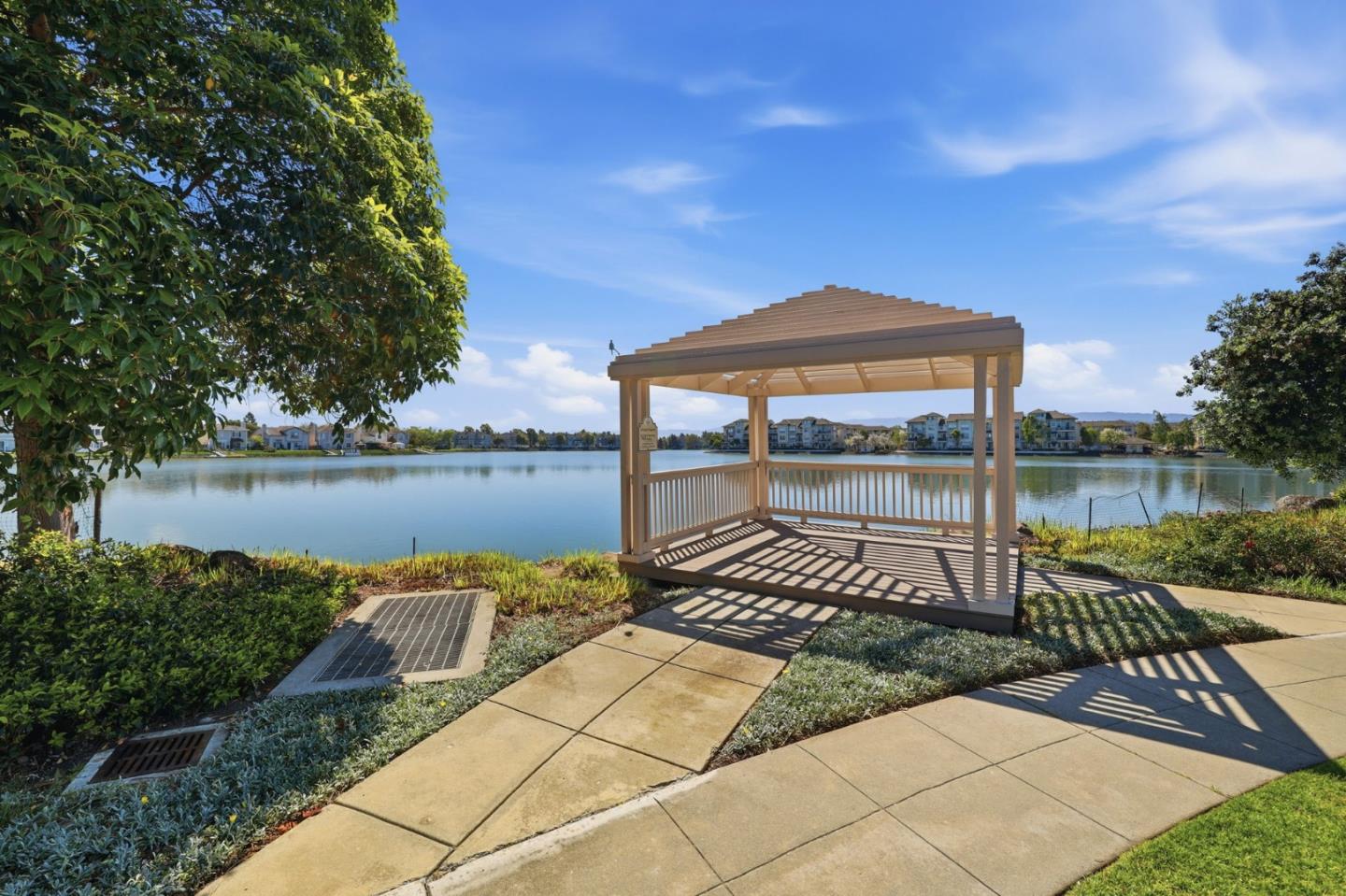 Detail Gallery Image 31 of 34 For 367 Montserrat Dr, Redwood City,  CA 94065 - 4 Beds | 2/1 Baths