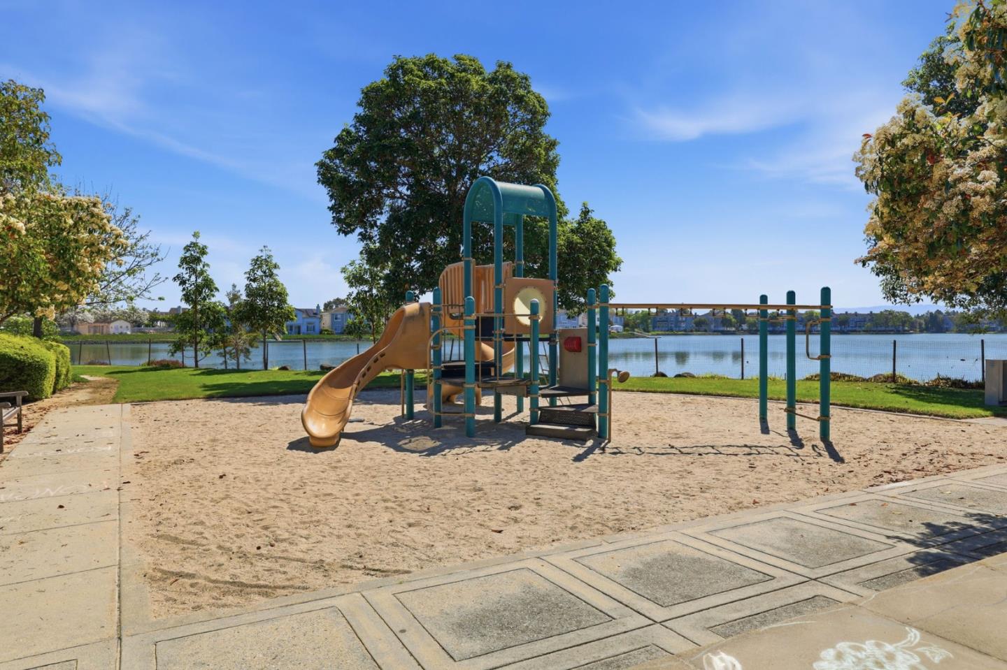 Detail Gallery Image 33 of 34 For 367 Montserrat Dr, Redwood City,  CA 94065 - 4 Beds | 2/1 Baths