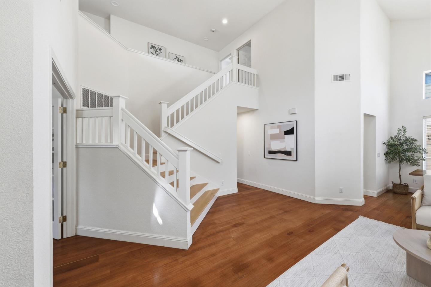 Detail Gallery Image 8 of 34 For 367 Montserrat Dr, Redwood City,  CA 94065 - 4 Beds | 2/1 Baths