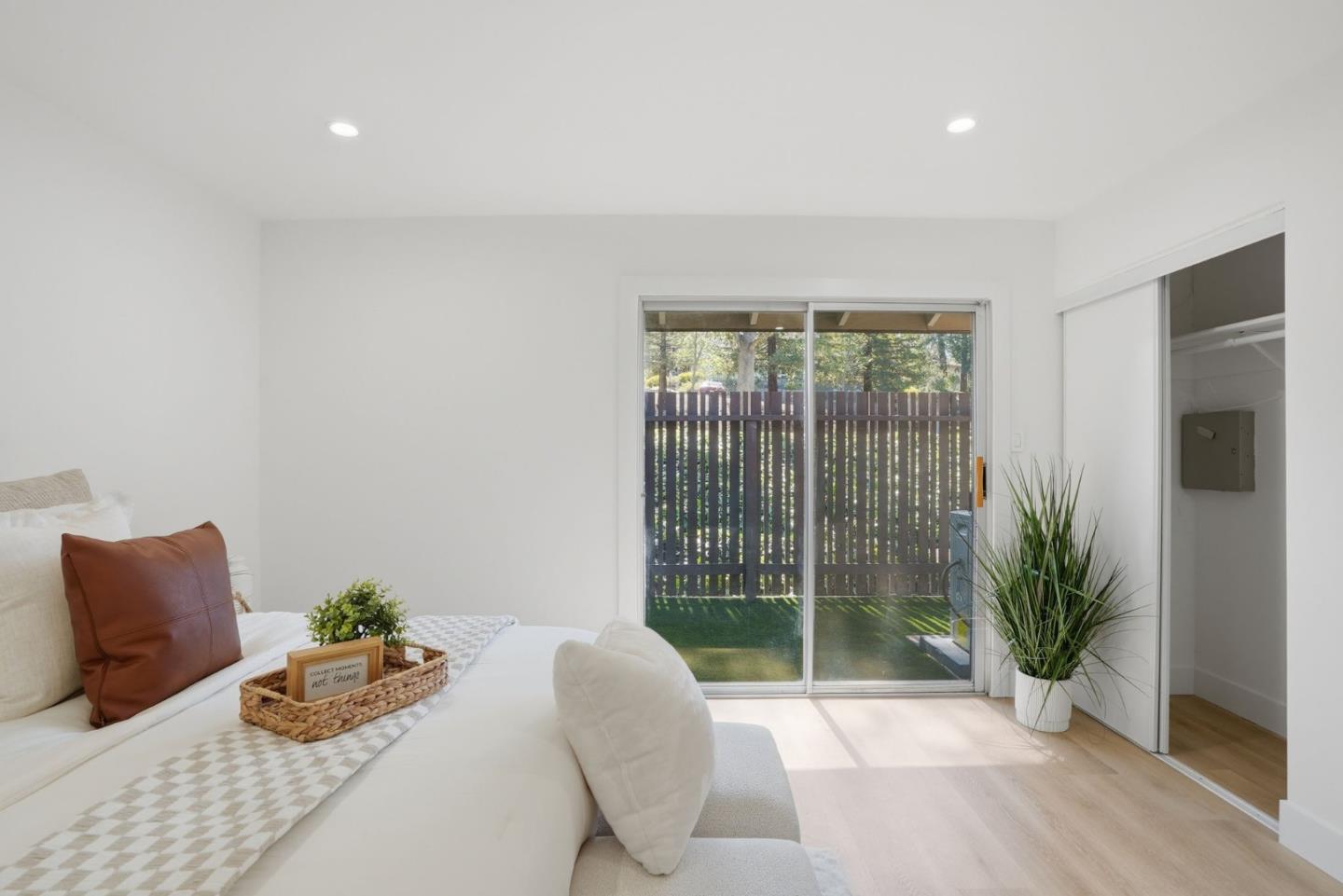 Detail Gallery Image 13 of 23 For 5442 Roundtree Ct a,  Concord,  CA 94521 - 2 Beds | 1 Baths