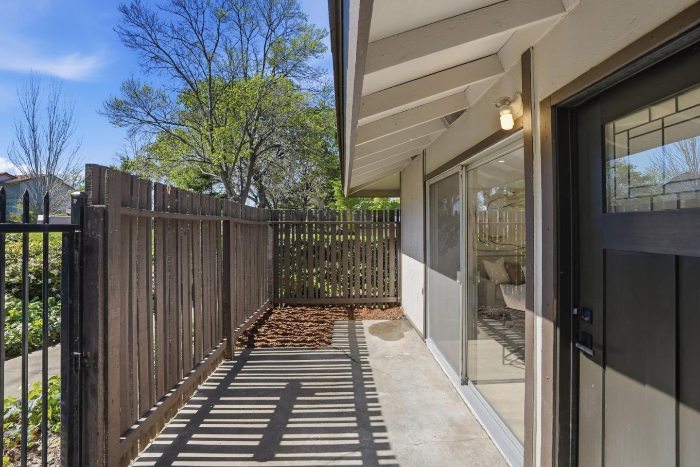 Detail Gallery Image 20 of 23 For 5442 Roundtree Ct a,  Concord,  CA 94521 - 2 Beds | 1 Baths