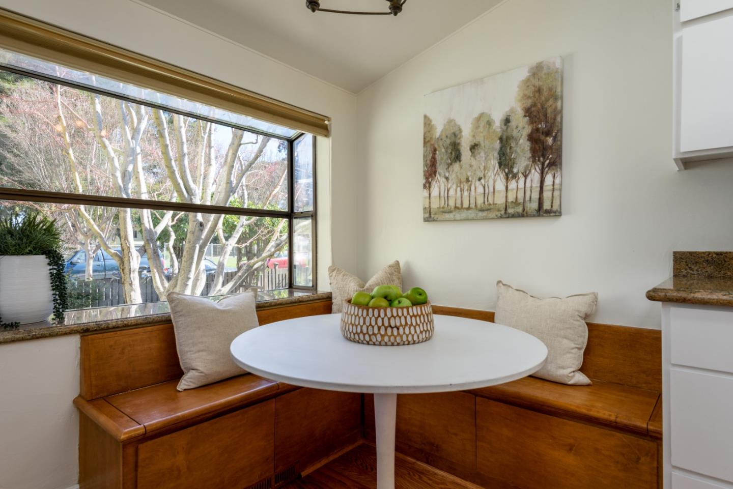 Detail Gallery Image 11 of 27 For 215 Victoria Rd, Burlingame,  CA 94010 - 0 Beds | 2 Baths