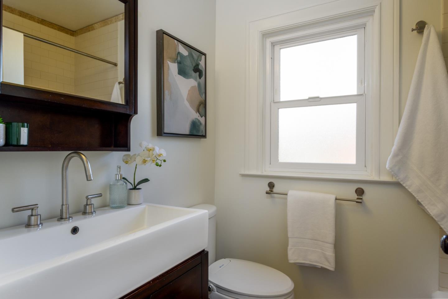 Detail Gallery Image 14 of 27 For 215 Victoria Rd, Burlingame,  CA 94010 - 0 Beds | 2 Baths