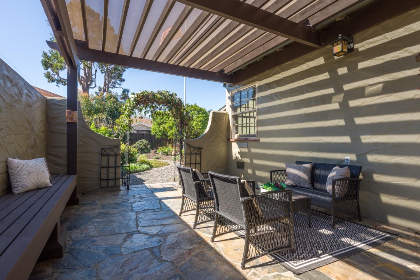 Detail Gallery Image 18 of 27 For 215 Victoria Rd, Burlingame,  CA 94010 - 0 Beds | 2 Baths