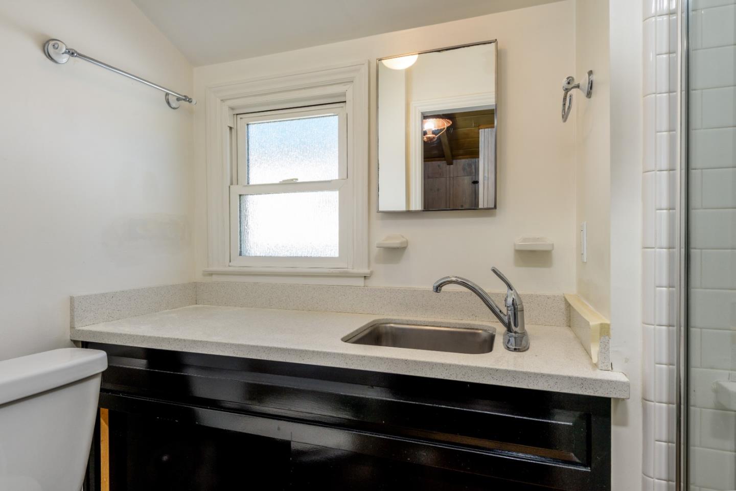 Detail Gallery Image 21 of 27 For 215 Victoria Rd, Burlingame,  CA 94010 - 0 Beds | 2 Baths