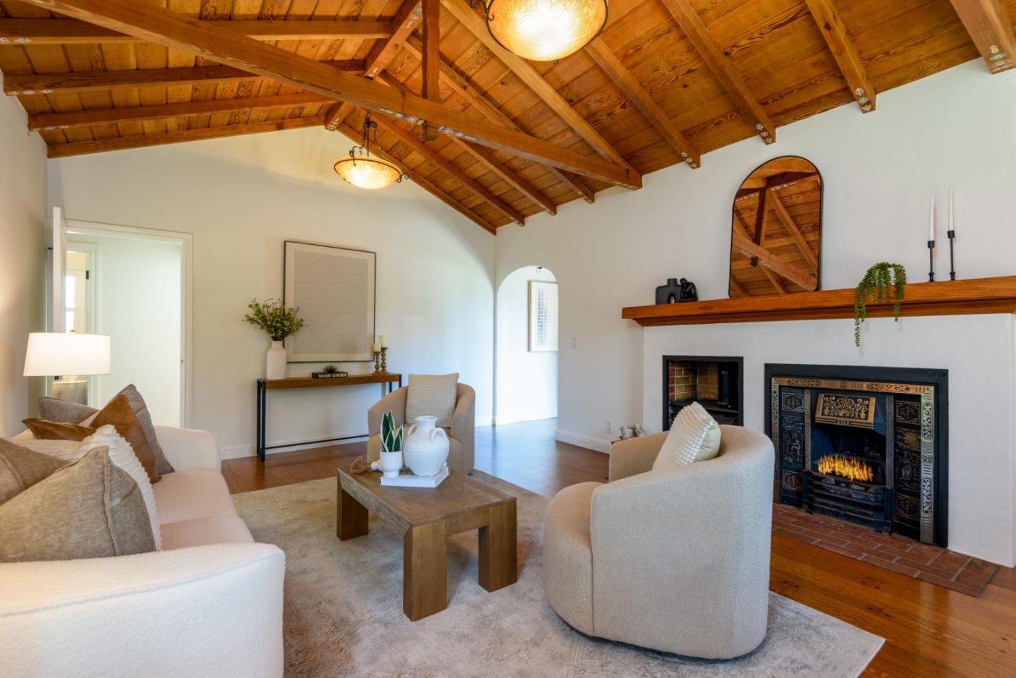 Detail Gallery Image 7 of 27 For 215 Victoria Rd, Burlingame,  CA 94010 - 0 Beds | 2 Baths