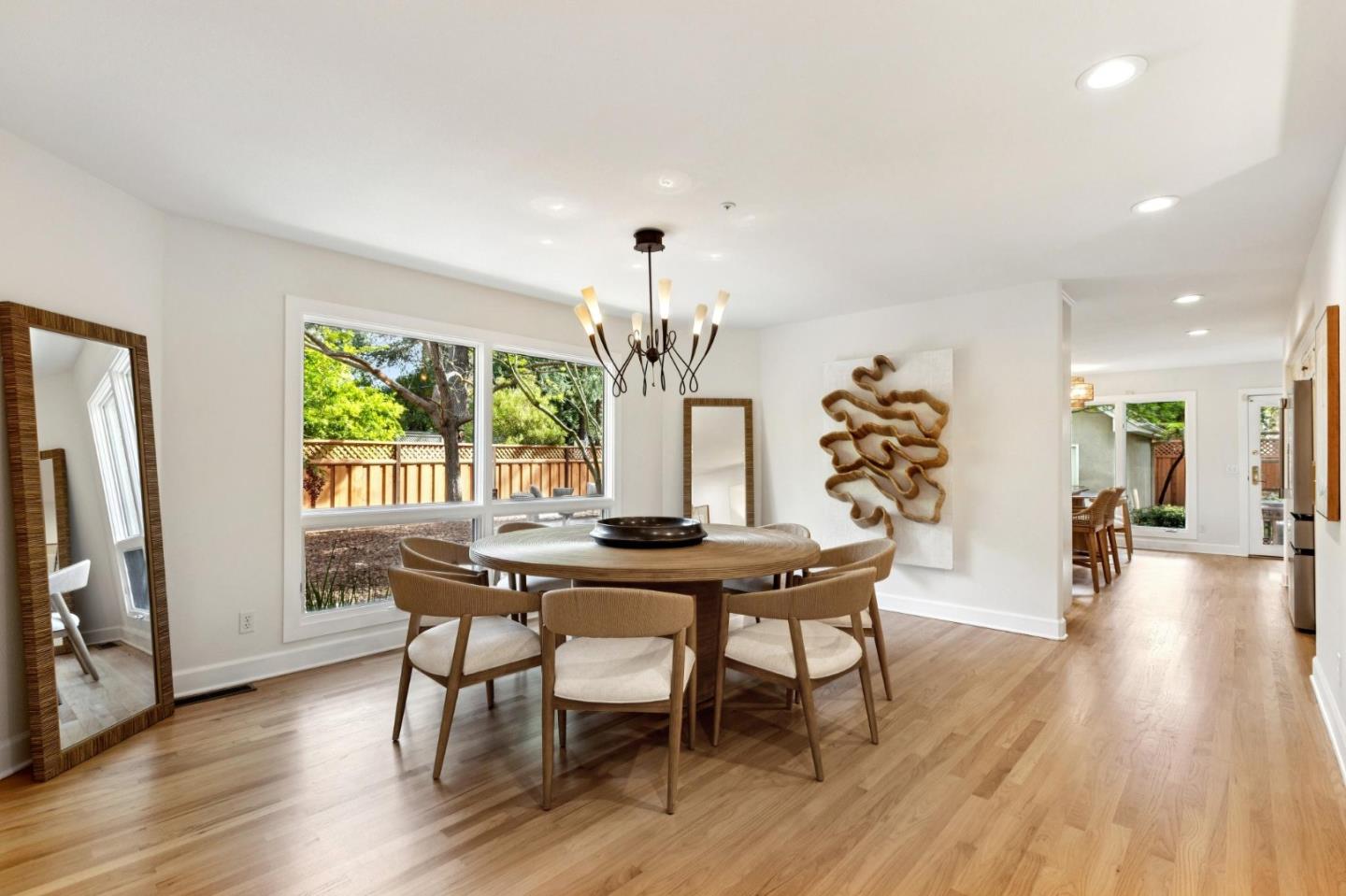 Detail Gallery Image 10 of 47 For 250 Selby Ln, Atherton,  CA 94027 - 4 Beds | 3/1 Baths