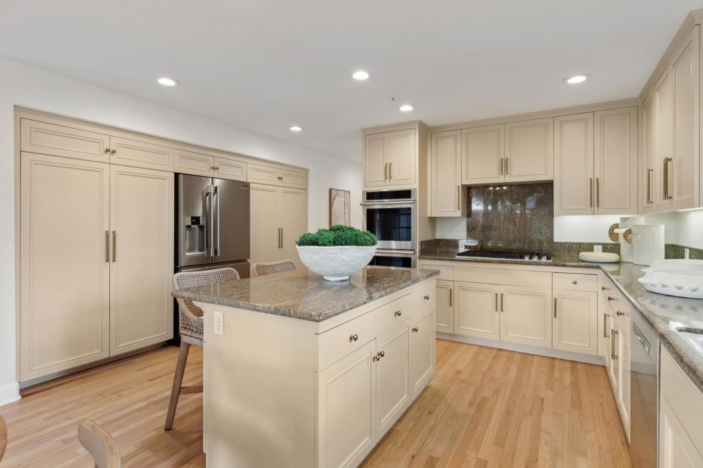 Detail Gallery Image 12 of 47 For 250 Selby Ln, Atherton,  CA 94027 - 4 Beds | 3/1 Baths