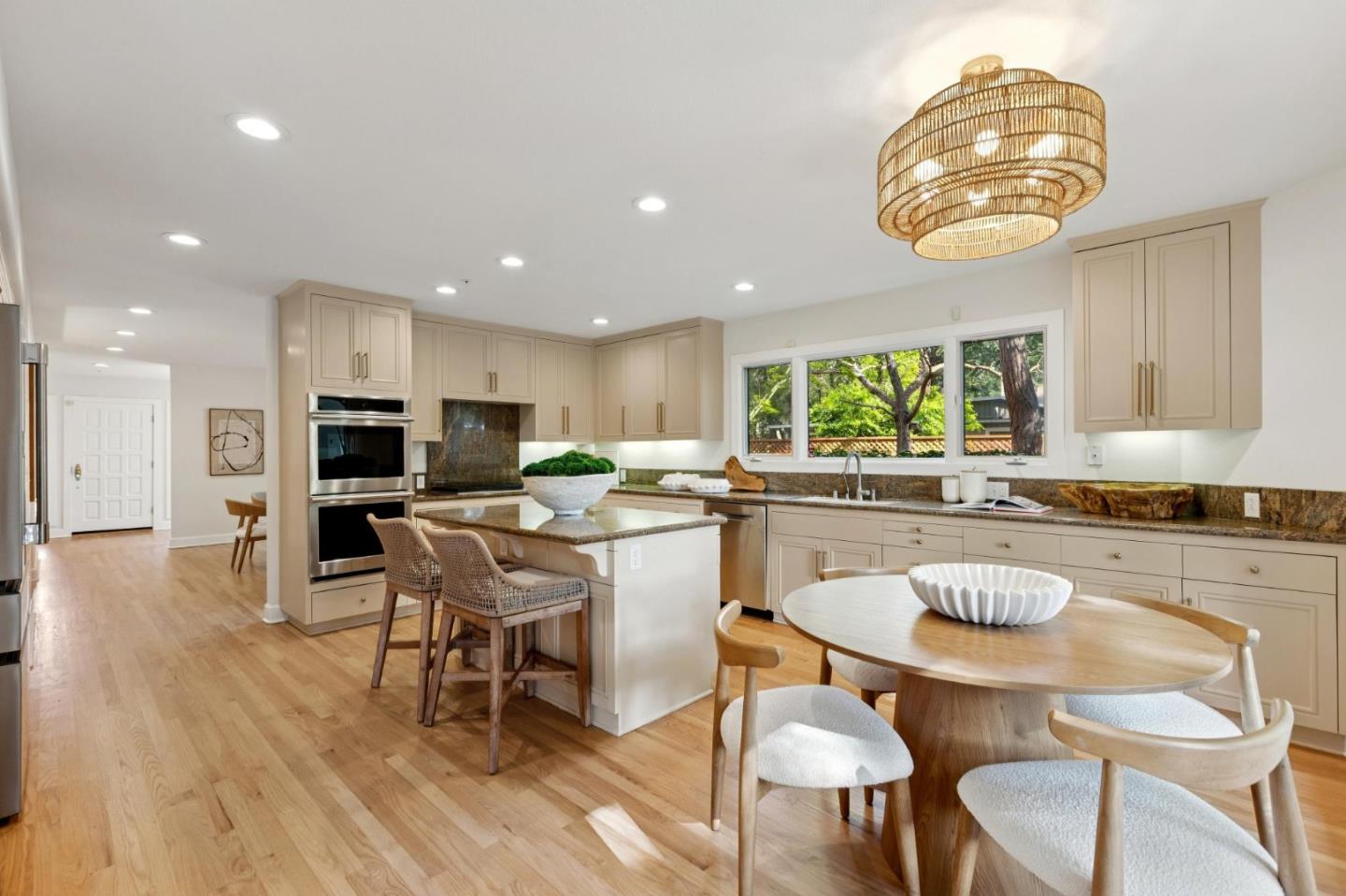 Detail Gallery Image 15 of 47 For 250 Selby Ln, Atherton,  CA 94027 - 4 Beds | 3/1 Baths