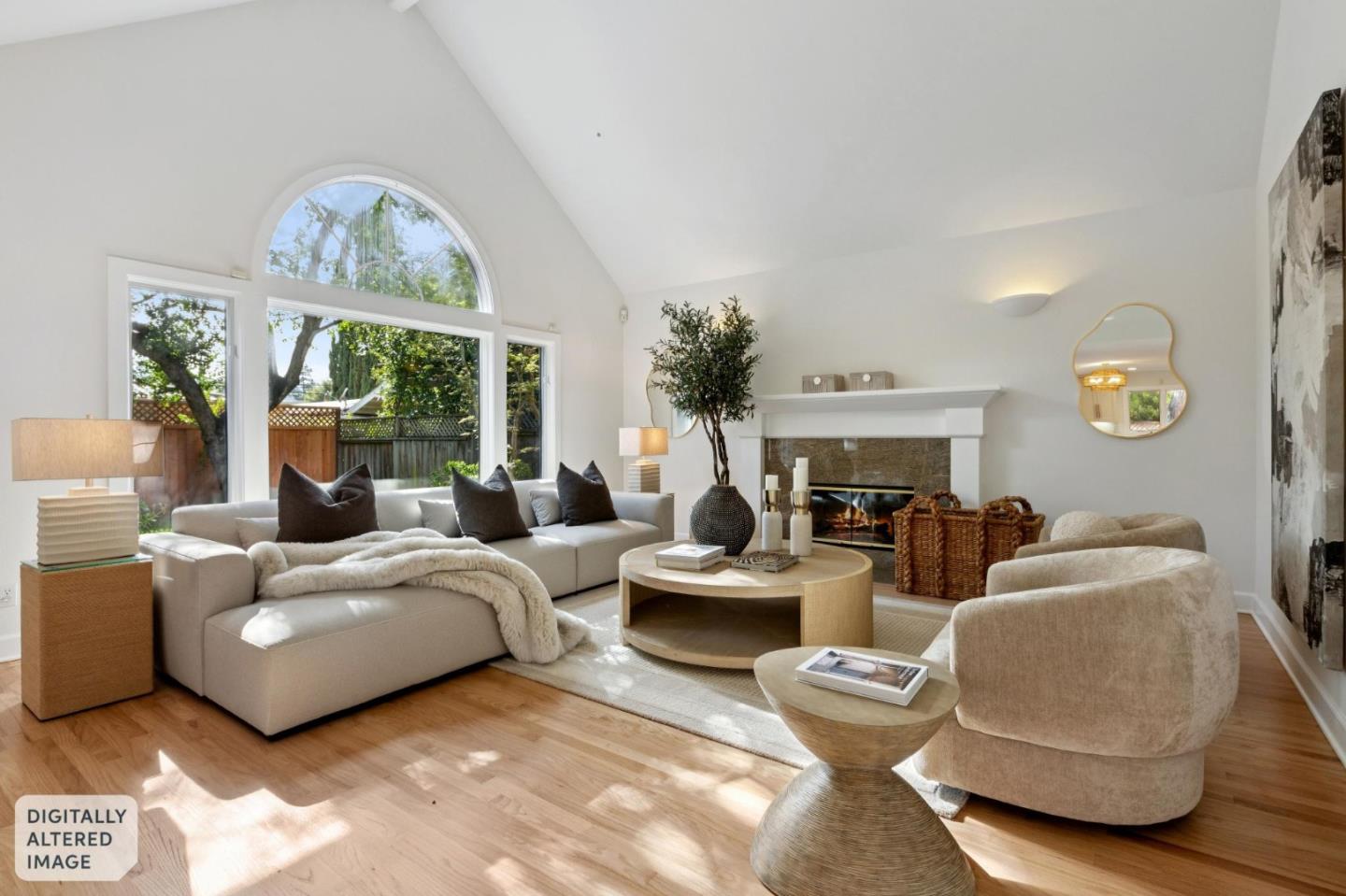 Detail Gallery Image 17 of 47 For 250 Selby Ln, Atherton,  CA 94027 - 4 Beds | 3/1 Baths