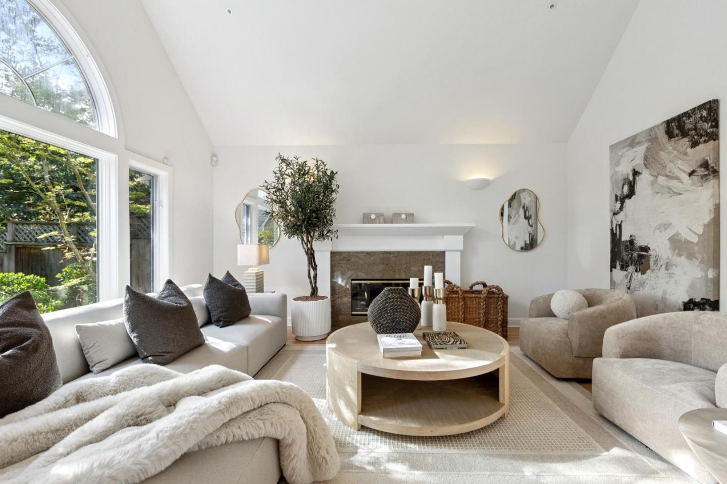 Detail Gallery Image 22 of 47 For 250 Selby Ln, Atherton,  CA 94027 - 4 Beds | 3/1 Baths