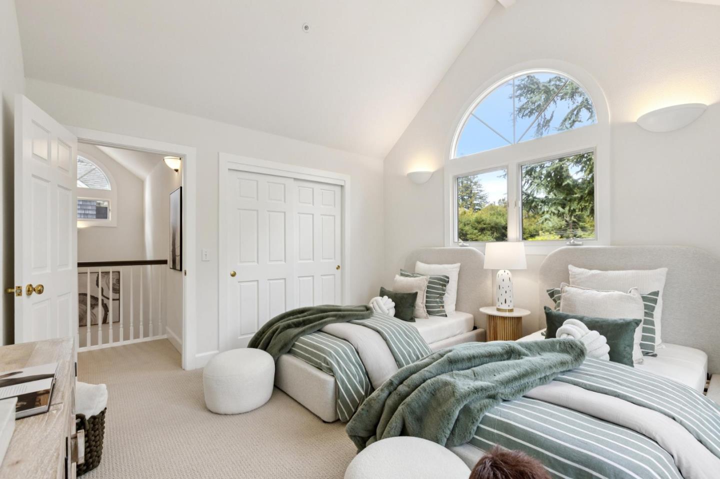 Detail Gallery Image 33 of 47 For 250 Selby Ln, Atherton,  CA 94027 - 4 Beds | 3/1 Baths