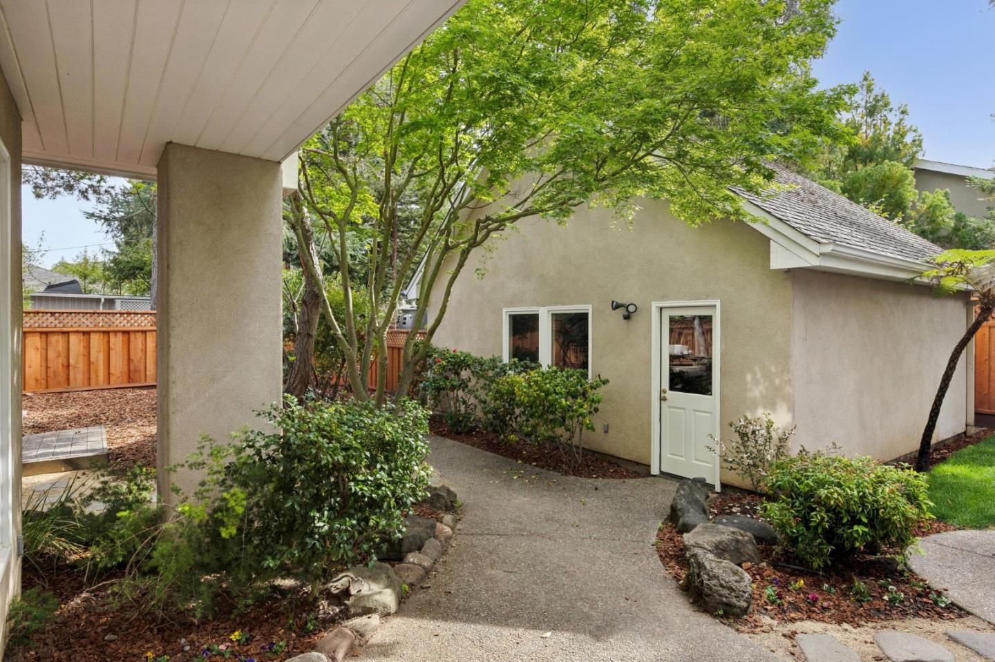 Detail Gallery Image 36 of 47 For 250 Selby Ln, Atherton,  CA 94027 - 4 Beds | 3/1 Baths