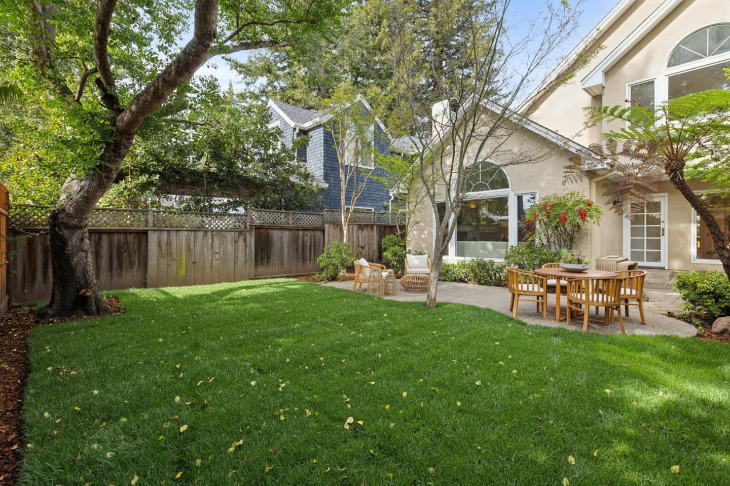 Detail Gallery Image 39 of 47 For 250 Selby Ln, Atherton,  CA 94027 - 4 Beds | 3/1 Baths