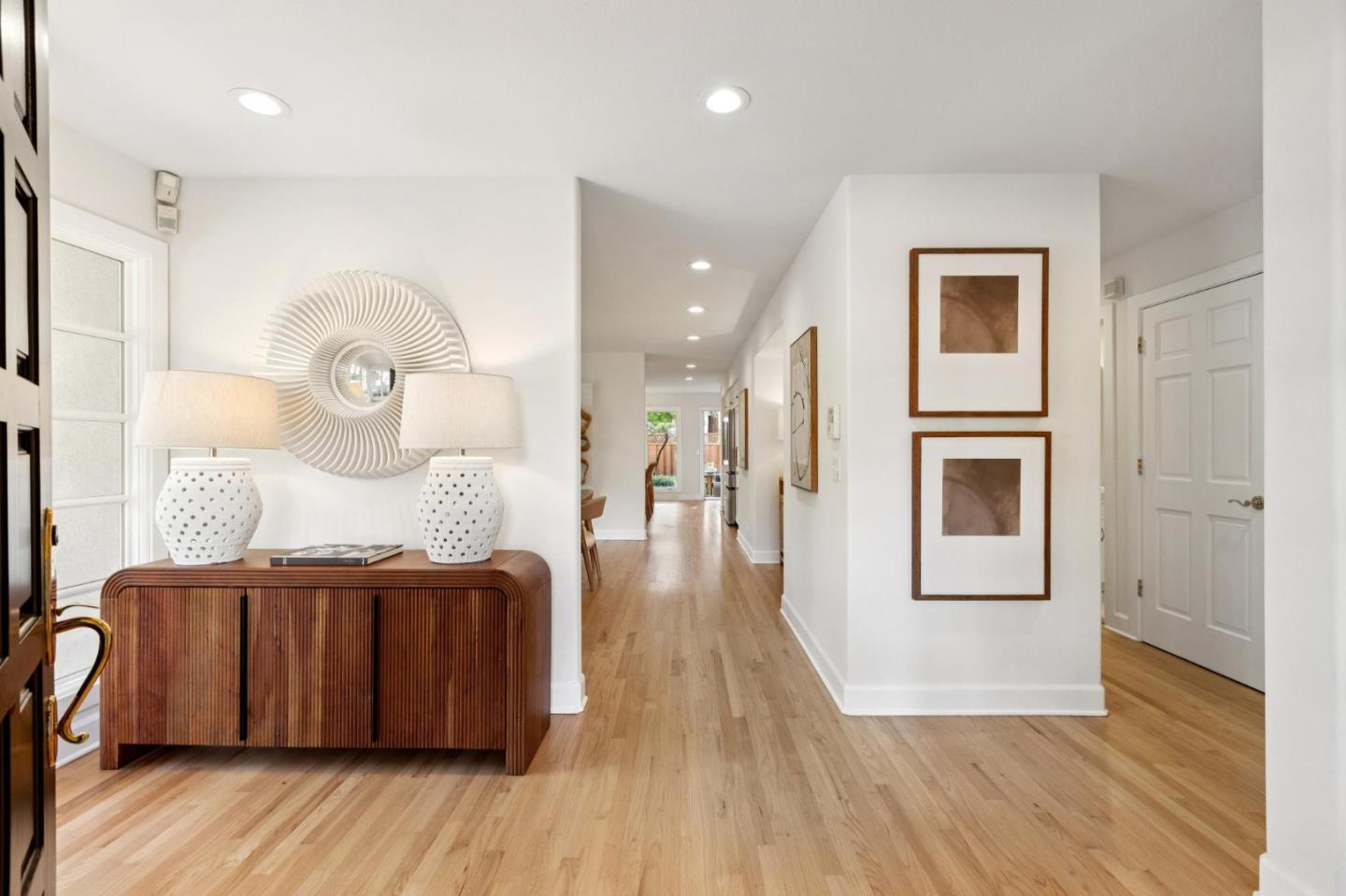 Detail Gallery Image 4 of 47 For 250 Selby Ln, Atherton,  CA 94027 - 4 Beds | 3/1 Baths