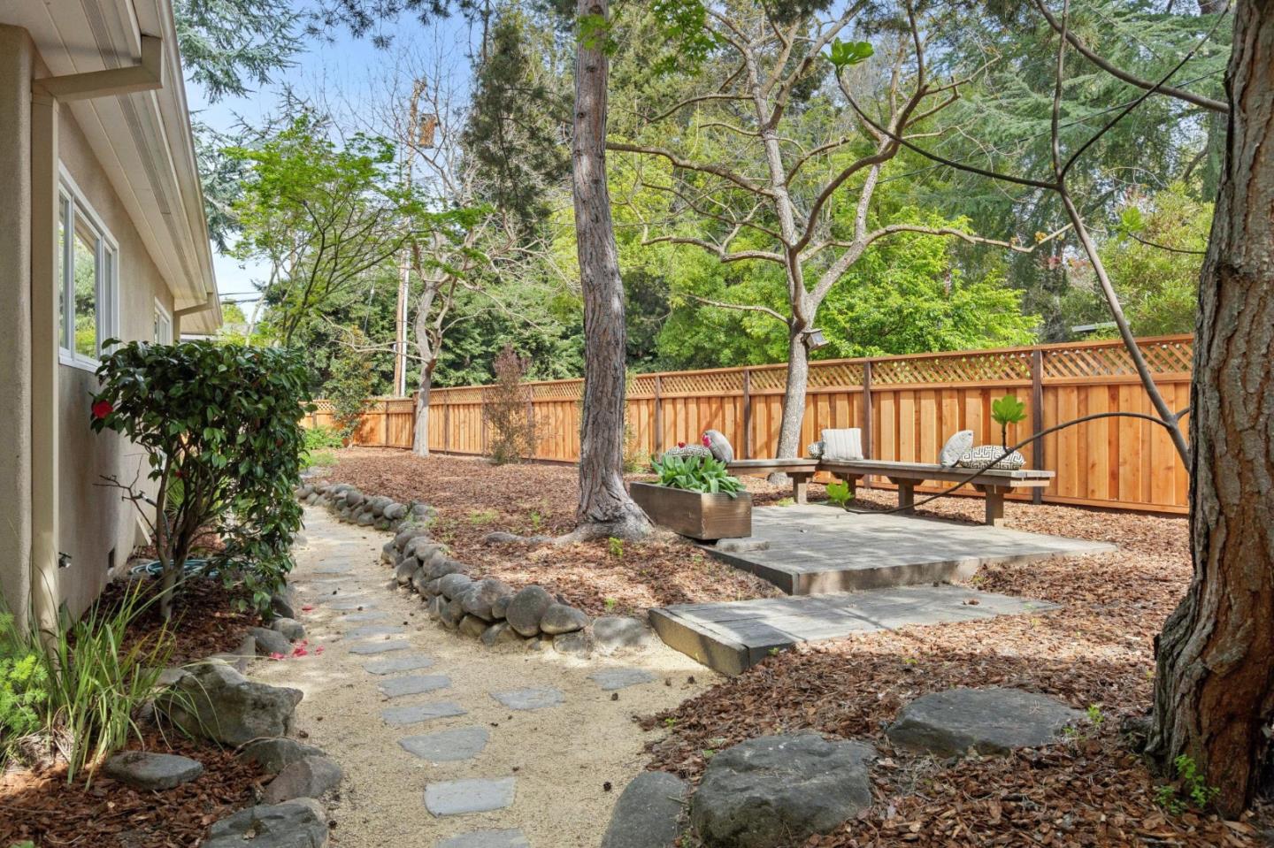 Detail Gallery Image 43 of 47 For 250 Selby Ln, Atherton,  CA 94027 - 4 Beds | 3/1 Baths