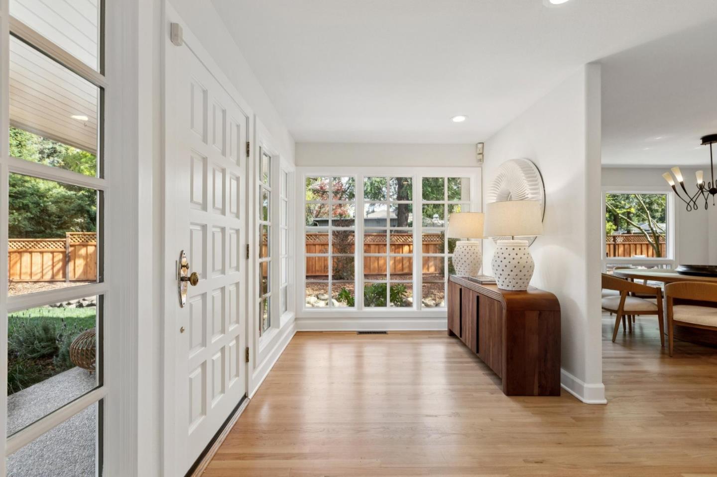 Detail Gallery Image 5 of 47 For 250 Selby Ln, Atherton,  CA 94027 - 4 Beds | 3/1 Baths