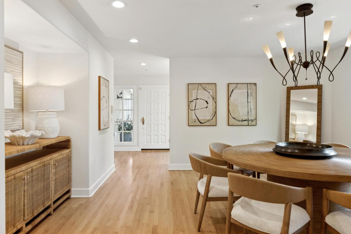 Detail Gallery Image 9 of 47 For 250 Selby Ln, Atherton,  CA 94027 - 4 Beds | 3/1 Baths