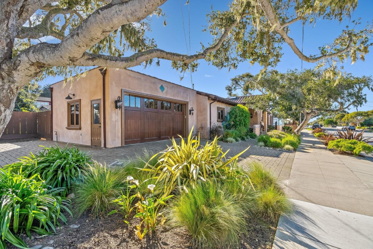 Detail Gallery Image 2 of 36 For 765 Gibson Ave, Pacific Grove,  CA 93950 - 3 Beds | 2 Baths