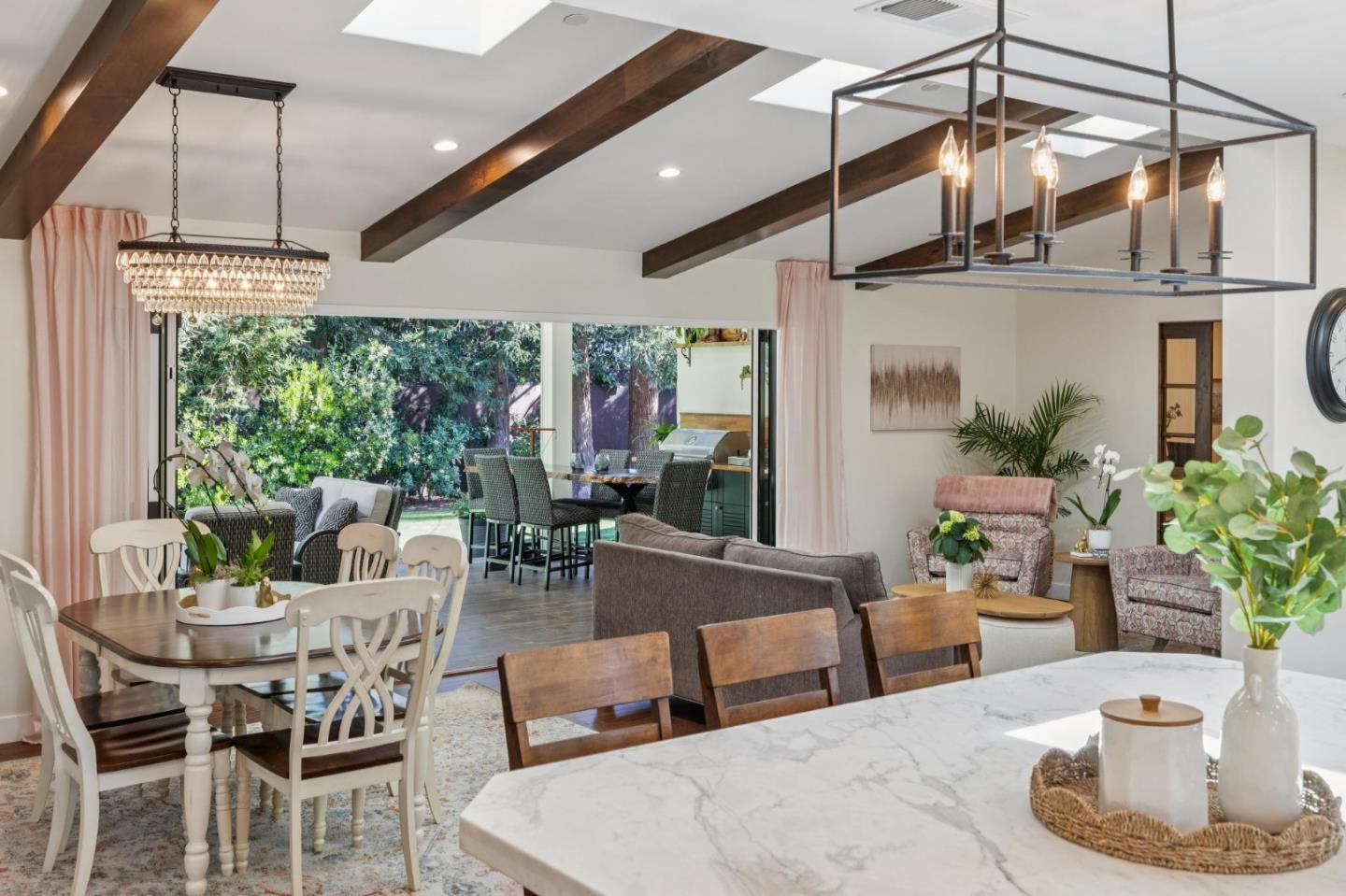 Detail Gallery Image 17 of 57 For 830 Monte Rosa Dr, Menlo Park,  CA 94025 - 4 Beds | 5/1 Baths