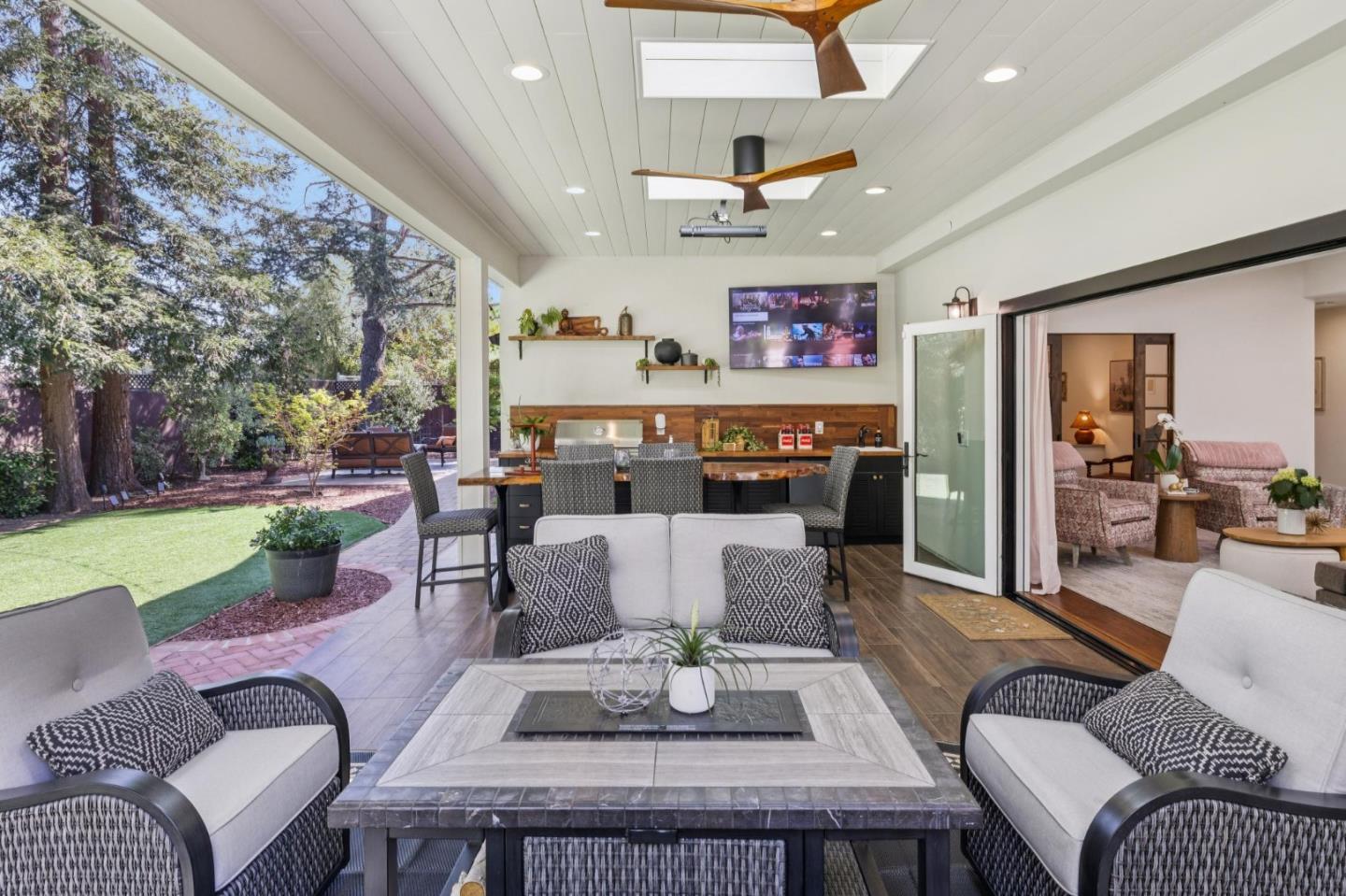 Detail Gallery Image 20 of 57 For 830 Monte Rosa Dr, Menlo Park,  CA 94025 - 4 Beds | 5/1 Baths