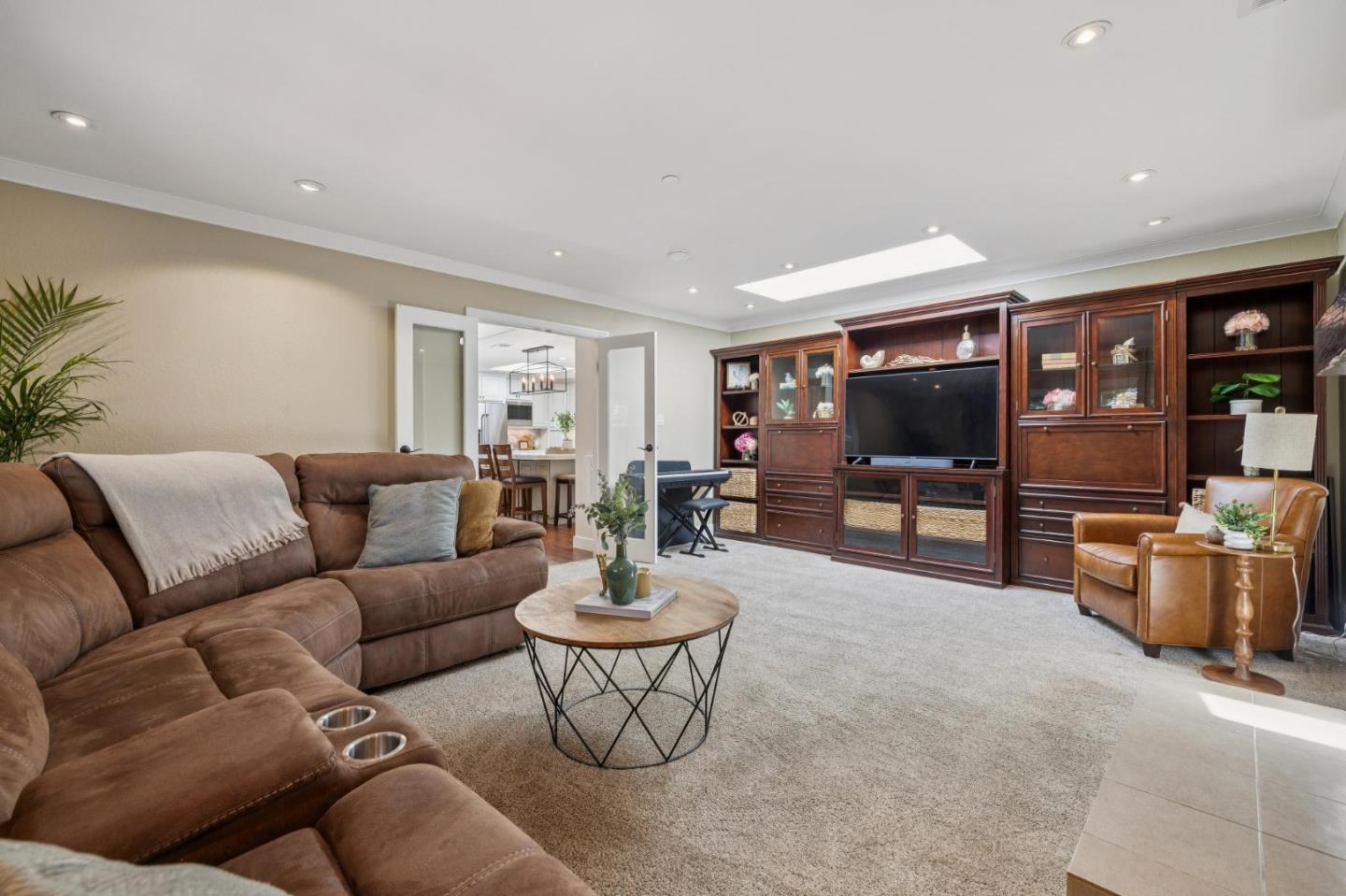 Detail Gallery Image 25 of 57 For 830 Monte Rosa Dr, Menlo Park,  CA 94025 - 4 Beds | 5/1 Baths