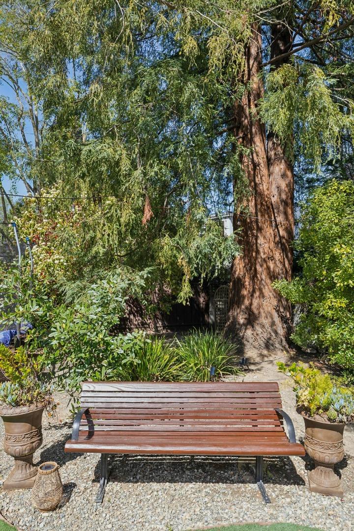 Detail Gallery Image 51 of 57 For 830 Monte Rosa Dr, Menlo Park,  CA 94025 - 4 Beds | 5/1 Baths