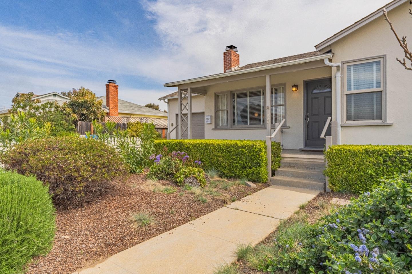 Detail Gallery Image 4 of 29 For 1986 Luxton St, Seaside,  CA 93955 - 2 Beds | 1 Baths