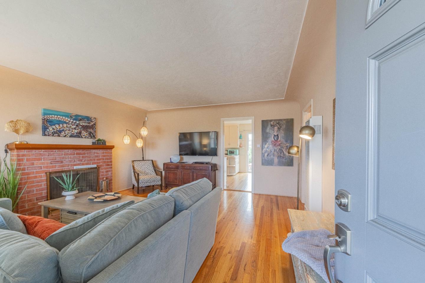 Detail Gallery Image 6 of 29 For 1986 Luxton St, Seaside,  CA 93955 - 2 Beds | 1 Baths