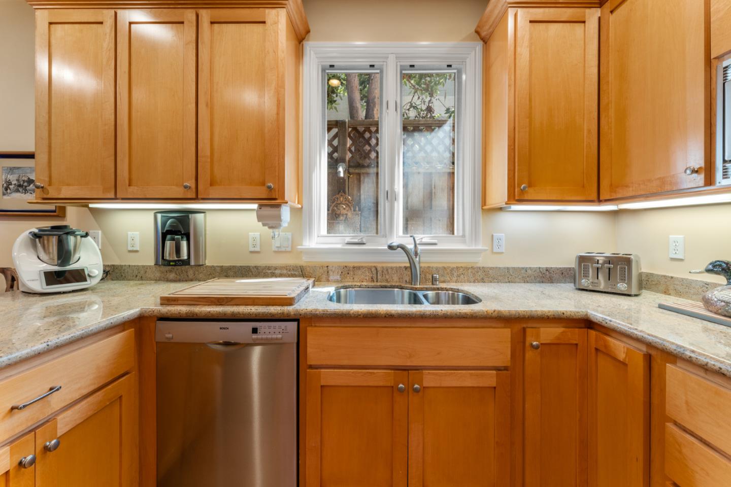 Detail Gallery Image 18 of 49 For 1423 San Antonio St, Menlo Park,  CA 94025 - 3 Beds | 2/1 Baths